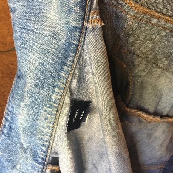 Shorter Cut Classic Gap Denim Jacket Size S - Picture 7 of 8
